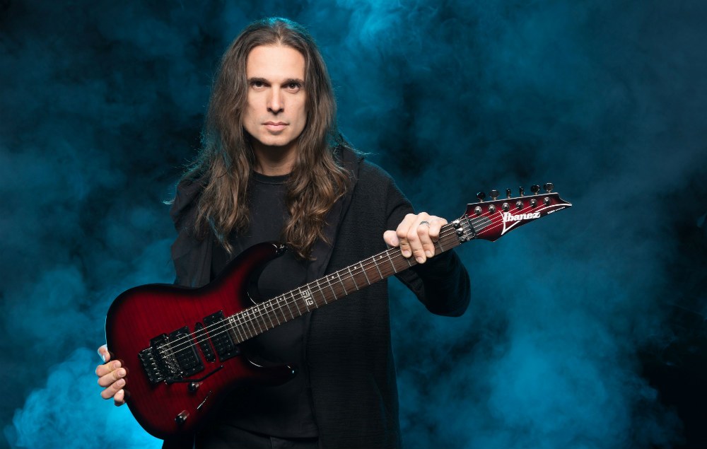 Kiko Loureiro (Megadeth) vydáva prvú skladbu z jeho nového sólového albumu